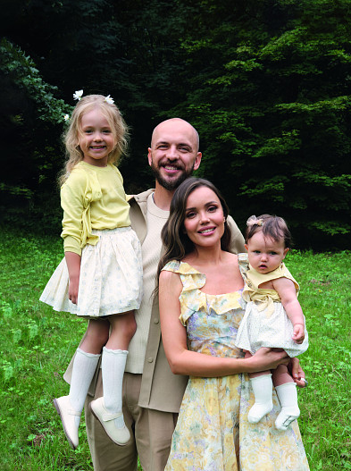 ST и Ассоль с дочерьми