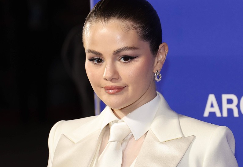 Подробности грядущей свадьбы Селены Гомес: подружки невесты, дизайн платья и Дженнифер Энистон в роли организатора