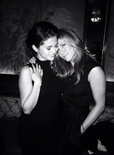 Селена Гомес и Дженнифер Энистон