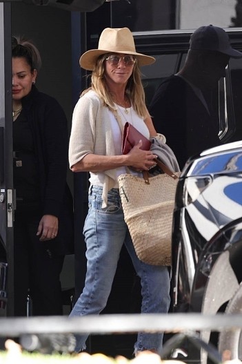 Дженнифер Энистон