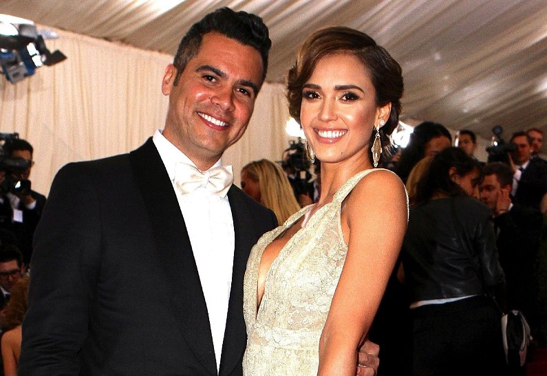 «Вы становитесь просто соседями по комнате»: Джессика Альба разводится с мужем