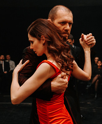 Денис Шведов и Юлия Снигирь («Танго на осколках»)