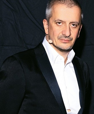 Константин Богомолов («Смерть Тузенбаха, или Подлинная история Ольги, Ирины и Маши», Театр на Бронной)