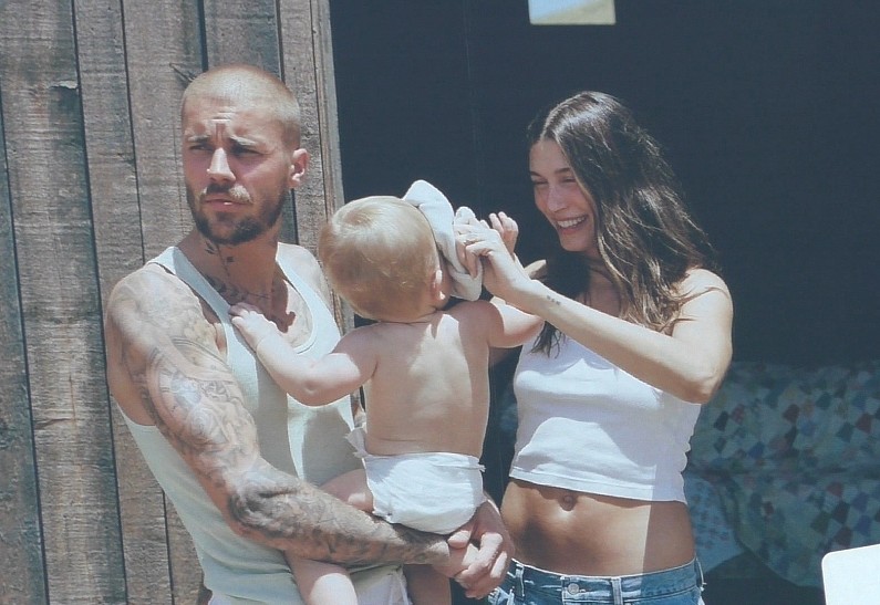 Джастин и Хейли Бибер устроили пикник на природе