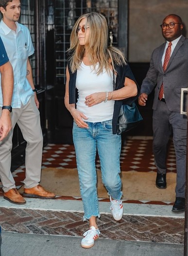 Дженнифер Энистон