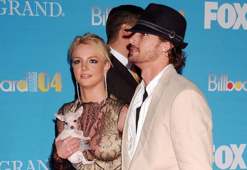 Кевин Федерлайн заявил, что Бритни Спирс употребляла запрещенные вещества, когда кормила грудью сыновей