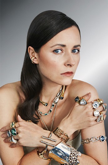 На Марине: кольца, браслеты,  колье — ВСЁ UNODE50