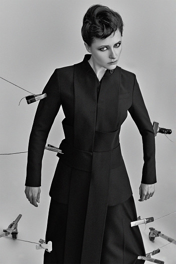 На Марине: Жакет, брюки, жилет – всё Vassa&Co