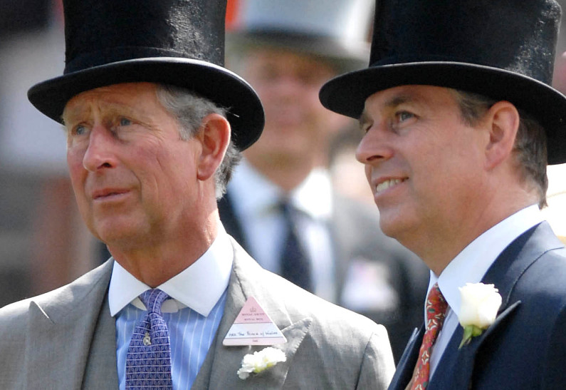 Карл III готов заплатить принцу Эндрю за выселение из королевского особняка