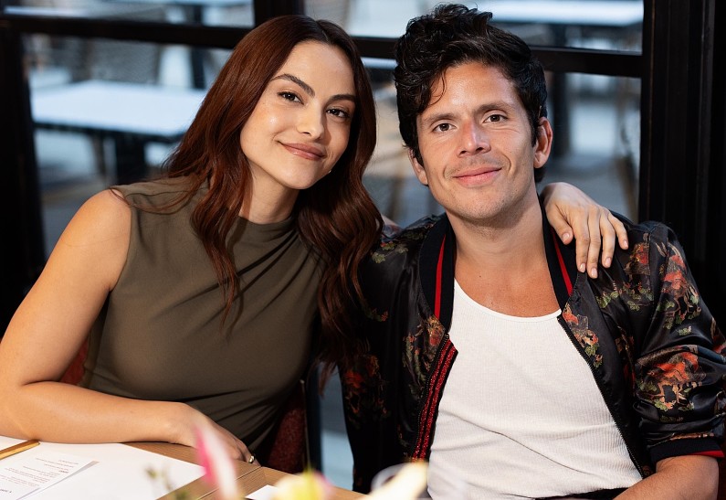 Камила Мендес и Руди Манкузо помолвлены