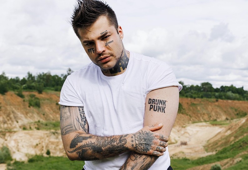 Анастасия Волочкова, Никита Джигурда, Рома Жёлудь и «доярка из Хацапетовки» Евгения Осипова отправятся в звездный рехаб