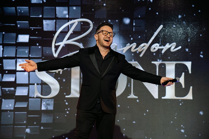 Брендон Стоун