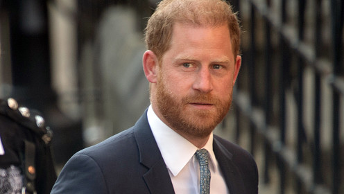 Принц Гарри может лишиться своих титулов вслед за принцем Эндрю