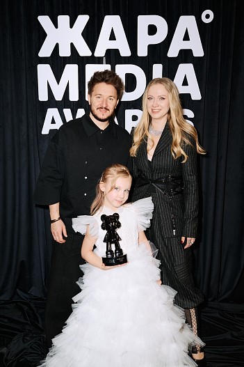 Елена и Денис Кукояки с дочерью