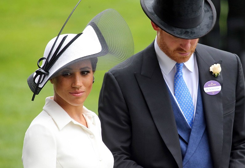 «Принц без работы»: Меган Маркл вынуждена содержать Гарри и их детей