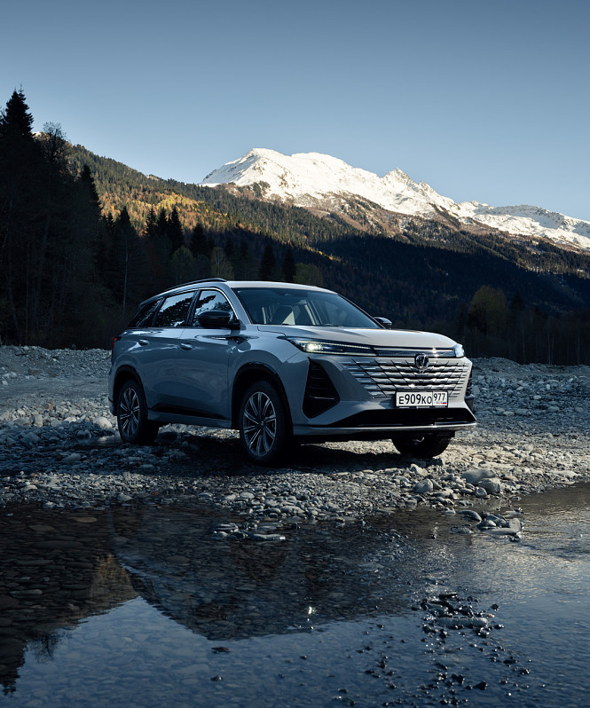 Внушает доверие: кроссовер CHANGAN CS75PLUS NEW с выразительным дизайном и передовыми технологиями