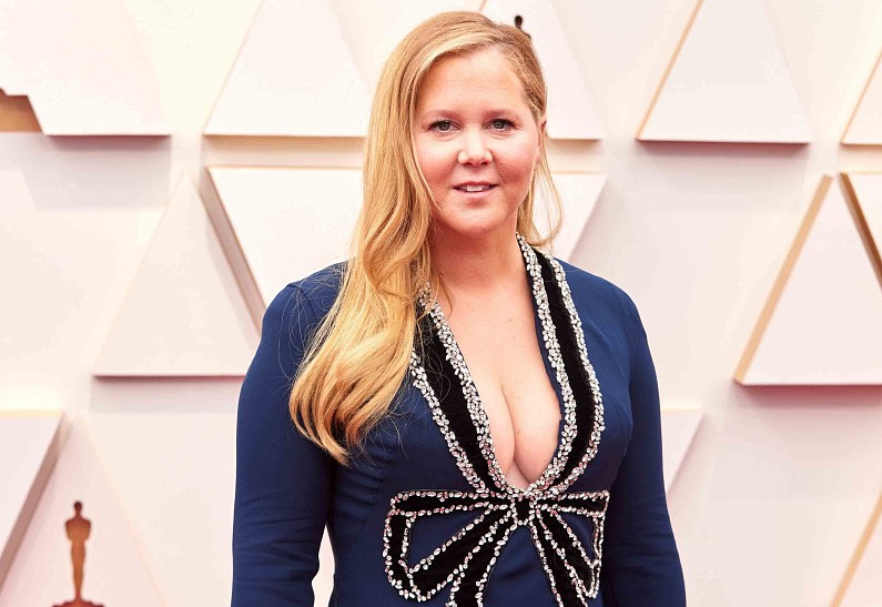 Эми Шумер объяснила, почему удалила все свои старые фотографии