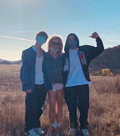 Бритни Спирс с сыновьями