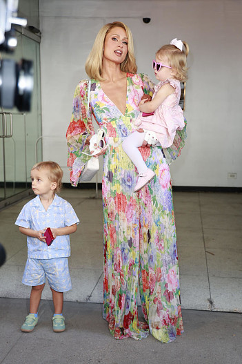 Пэрис Хилтон с детьми