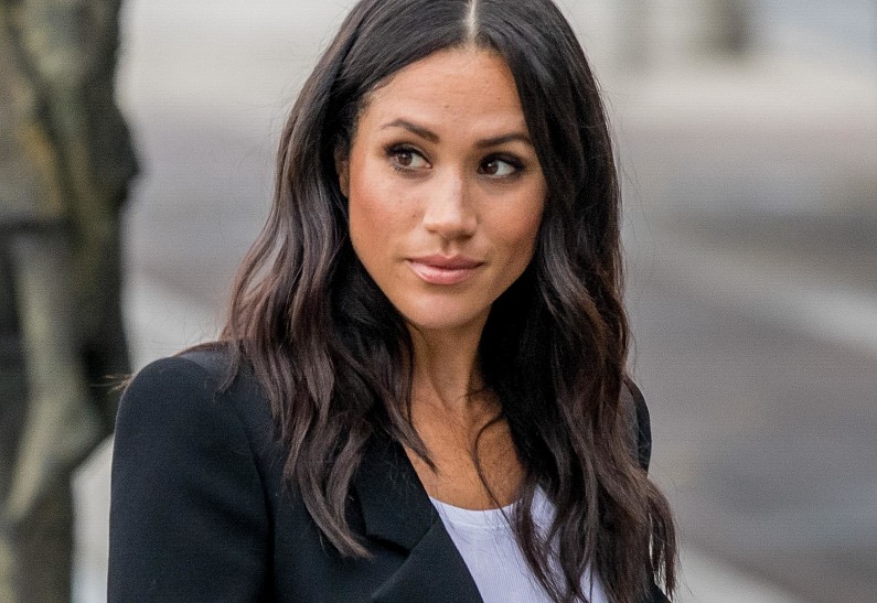 Меган Маркл воспользовалась скандалом с семьей Кардашьян для продвижения праздничной коллекции своего бренда