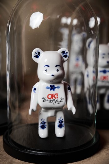 Статуэтки, подготовленные объединением «Гжель» специально для Церемонии