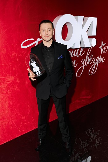 Сергей Безруков (костюм Cacharel)