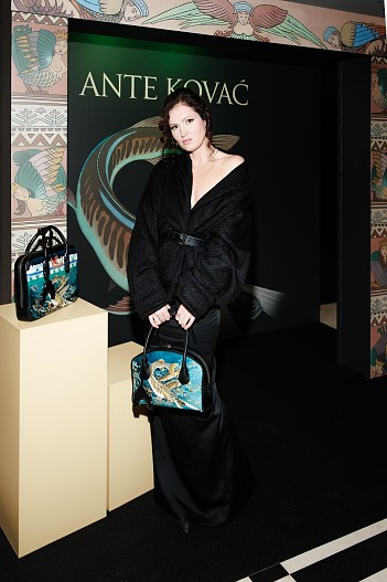 Рената Пиотровски (украшения Mercury)