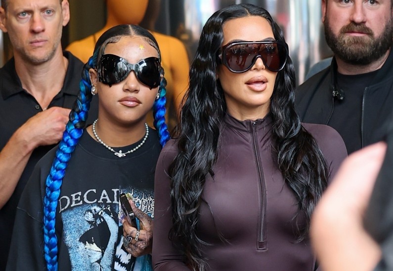 Дочь Ким Кардашьян и Канье Уэста приняла участие в рекламной кампании бренда Skims