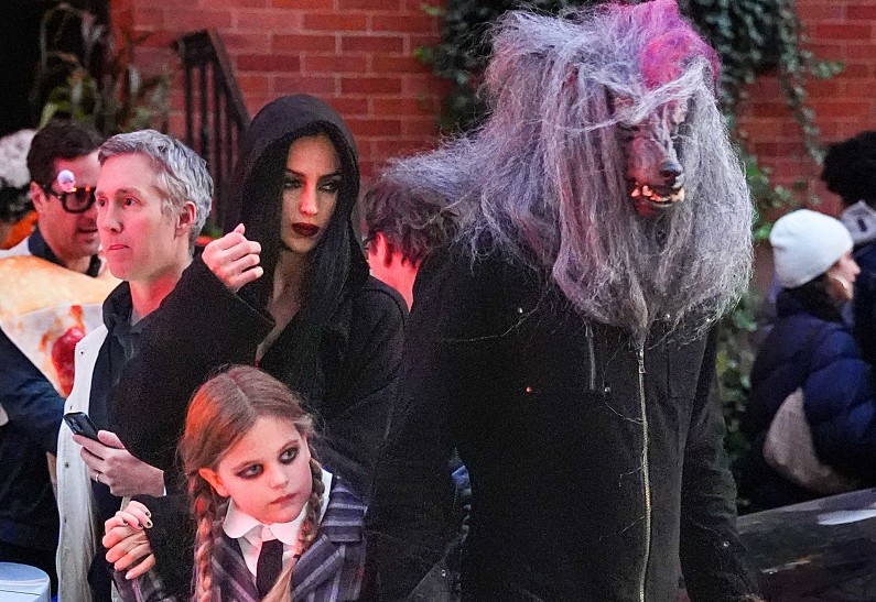 Ирина Шейк и Брэдли Купер отметили Хэллоуин вместе со своей дочерью