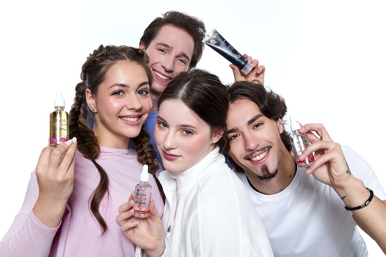 Анна Коломенская и Артем Фролов, Елизавета Пасечник и Дарио Чиризано