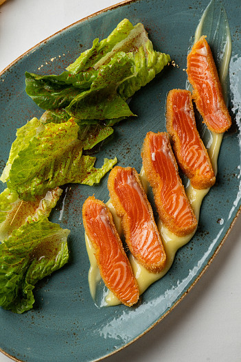 Хрустящая форель с горчичным соусом васаби