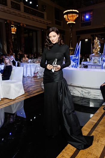 Марина Александрова