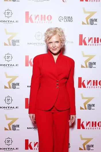 Стася Толстая