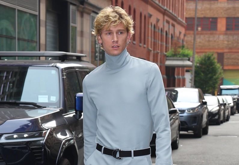 Machine Gun Kelly рассказал о своей сексуальной жизни