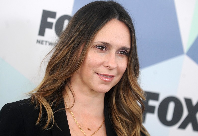 Дженнифер Лав Хьюитт порадовала поклонников редкими снимками с мужем