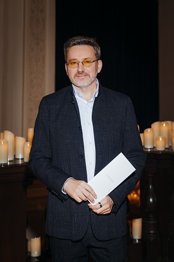 Артем Миронов