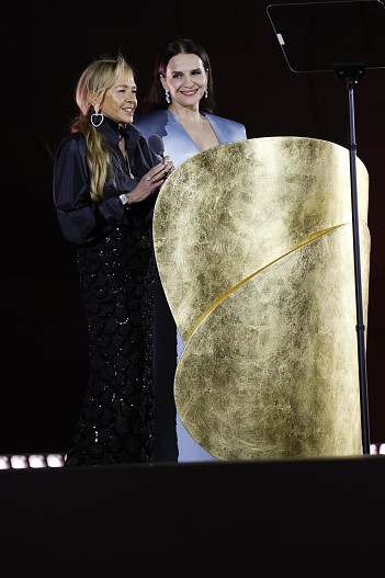 Каролина Шойфеле, Жюльет Бинош