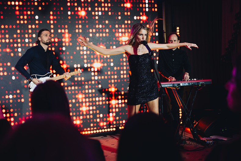 Женя Малахова