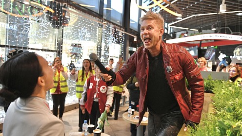 Митя Фомин: «Мой большой концертный тур по стране стартовал на АЗС»