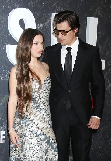 Милли Бобби Браун и Джейк Бонджови