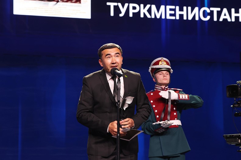 Мейлис Худайберенов