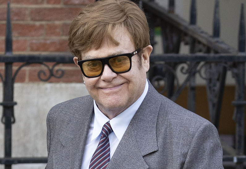 Элтон Джон рассказал о борьбе с серьезным недугом