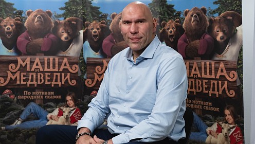 Николай Валуев, Егор Шип и Роман Постовалов озвучили героев фильма «Маша и Медведи»