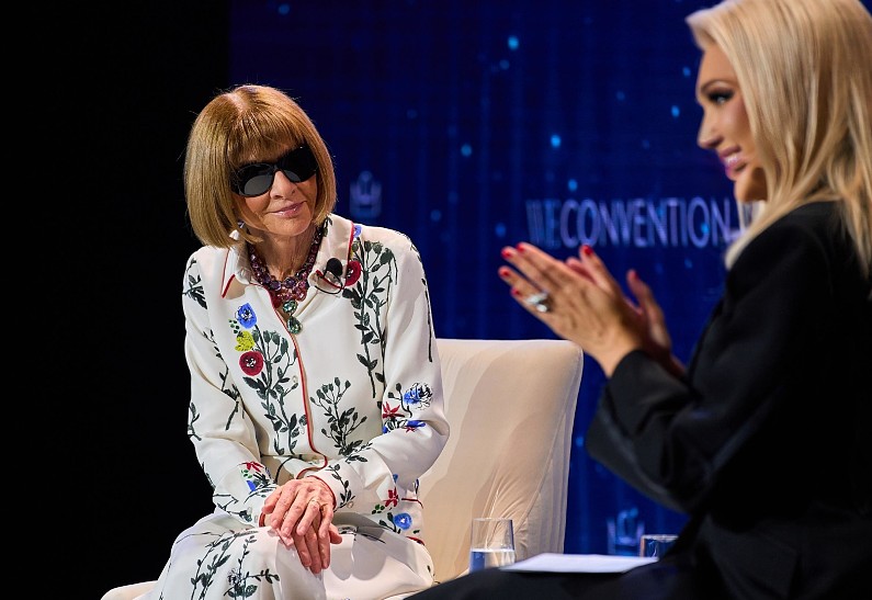 Анна Винтур, Олеся Иванченко и Ляйсан Утяшева на WE Convention в Дубае