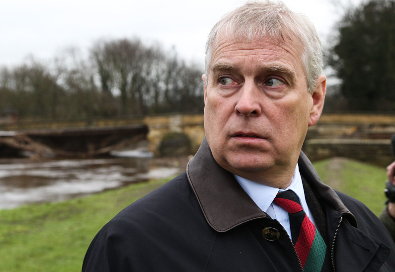 Кому достанется титул герцога Йоркского после лишения принца Энрю королевских званий?