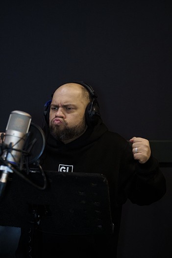 Роман Постовалов