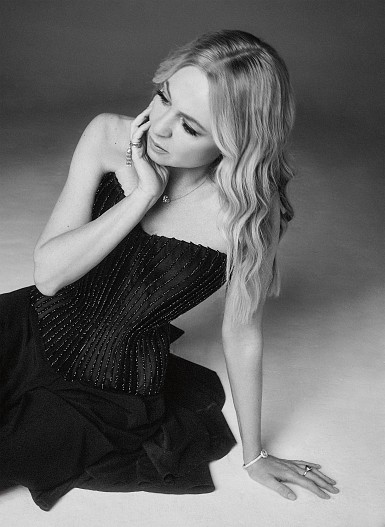 На Яне: Юбка, корсет — всё ANTIDOTE