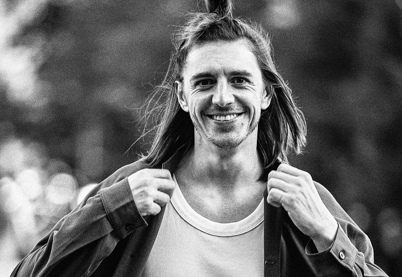 Константин Плотников: как офисный служащий стал востребованным актером