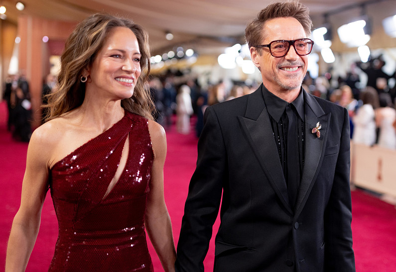 Роберт Дауни-младший показал семейное фото