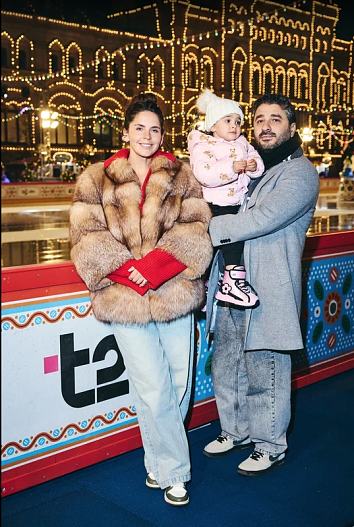 Лиза Моряк и Сарик Андреасян с дочерью